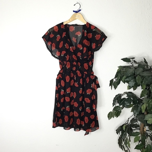 Zara Basic Floral Wrap Dress - Picture 1 of 6